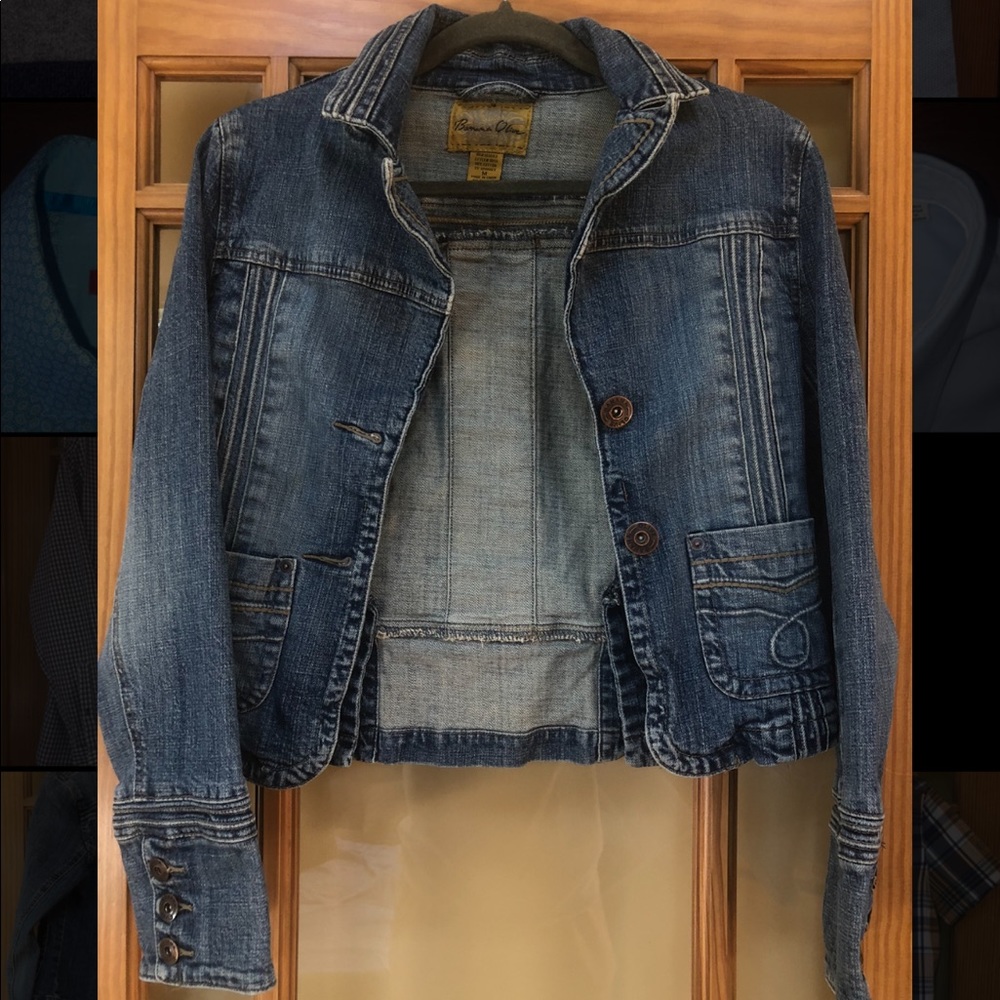 Women’s Cropped Jean Jacket